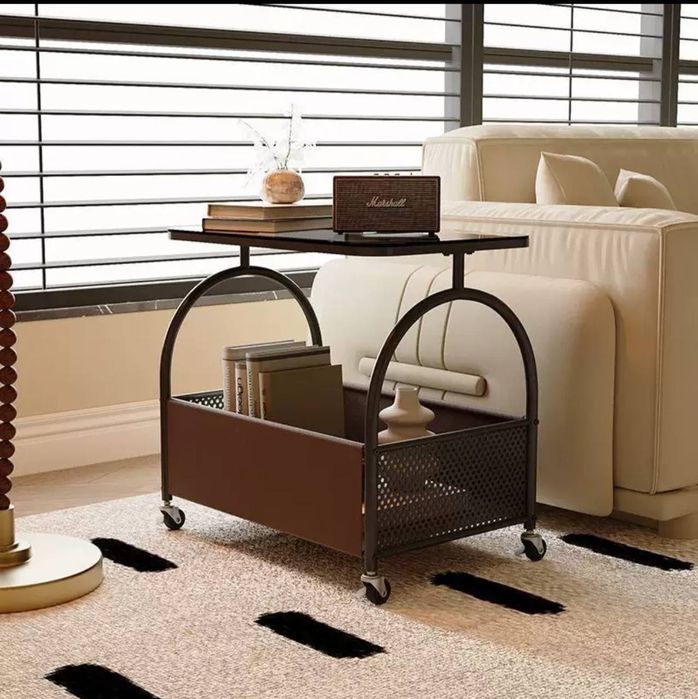 Журнальный столик на колёсиках