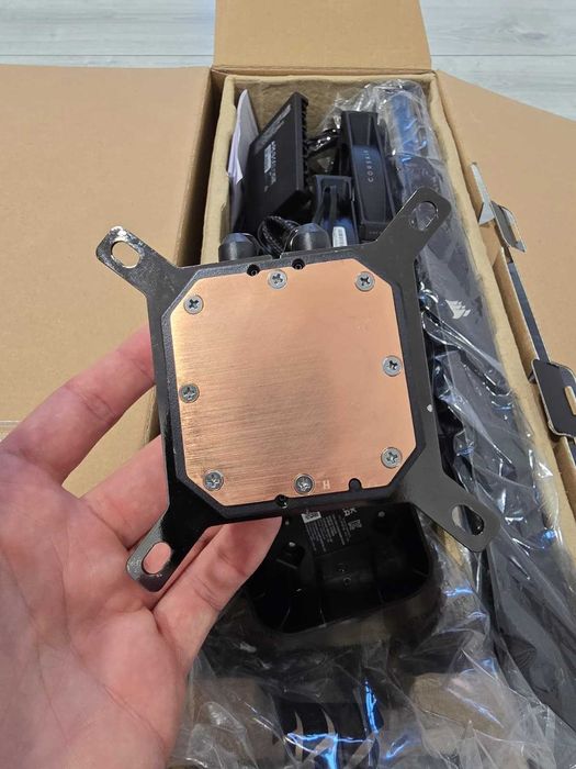 Corsair iCUE H170i Elite LCD XT Liquid - AIO Cooler