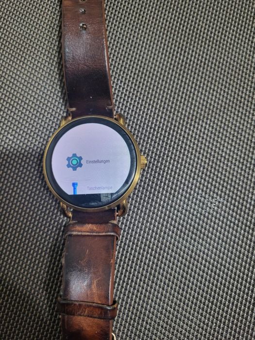 Vând ceas Smart fossil