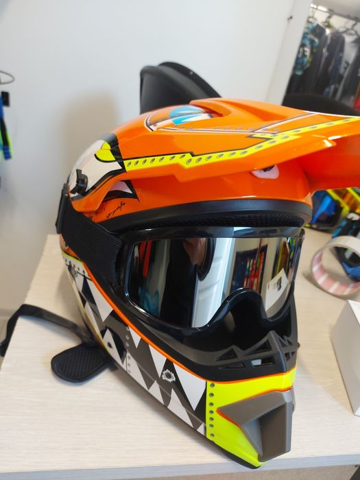 Set Casca de Protectie cu Manusi, Ochelari si Cagula  Marimea S