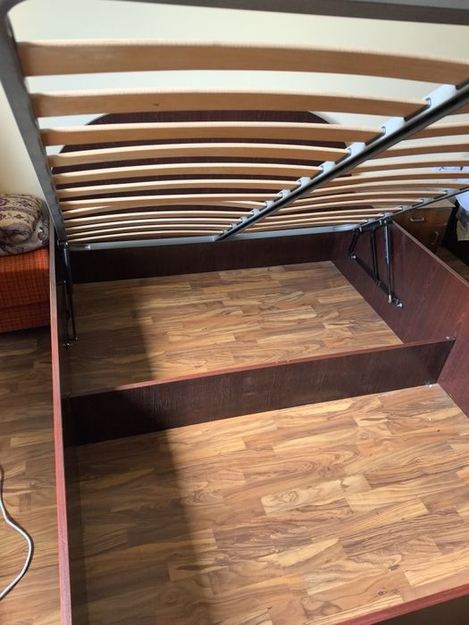 Спалня с подматрачна рамка