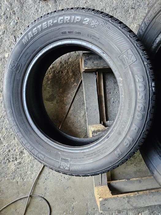 4 anvelope iarna 205 60 16 Semperit