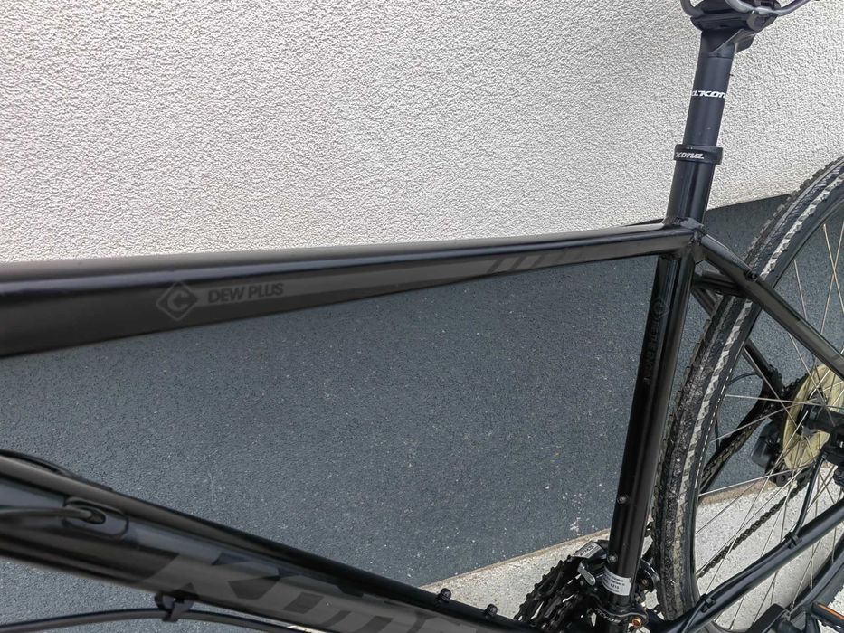 Kona 28", M размер, градски хибрид алуминиев велосипед, хидравлични спирачки