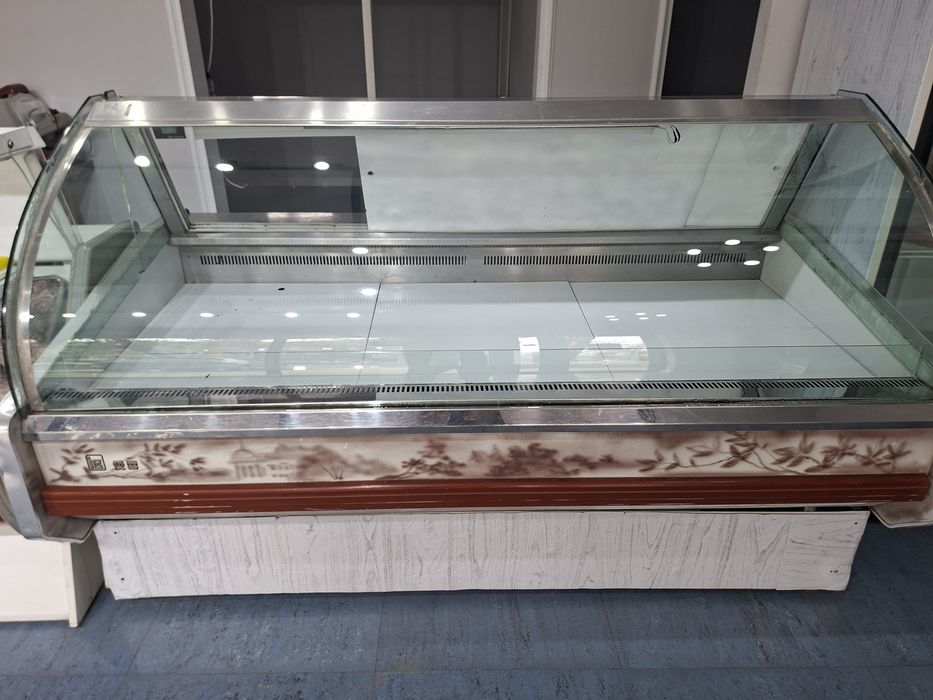 Витринный холодильник