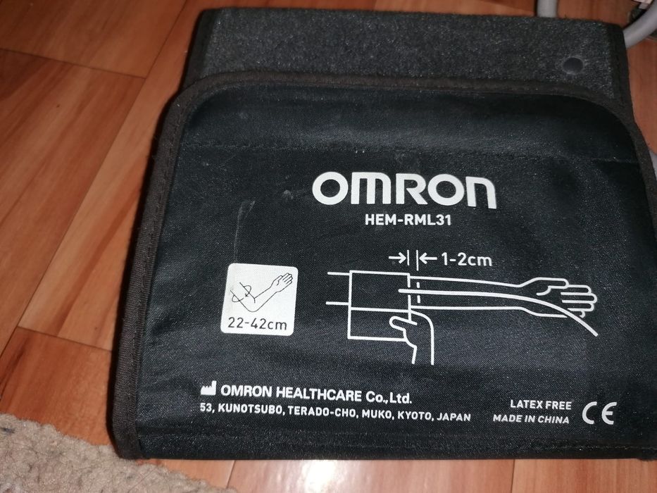 Продам тонометр Omron