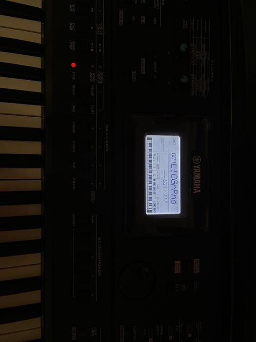 Синтезатор Yamaha PSR-EW425