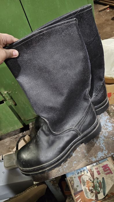 Продам рабочие сапоги