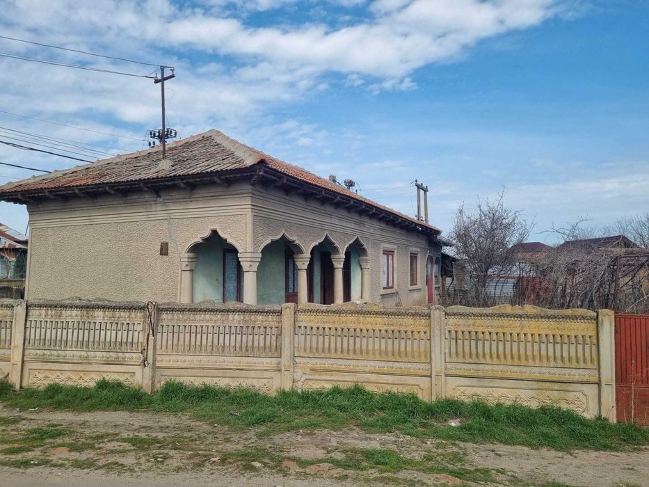 Vând casa/teren in Nanov