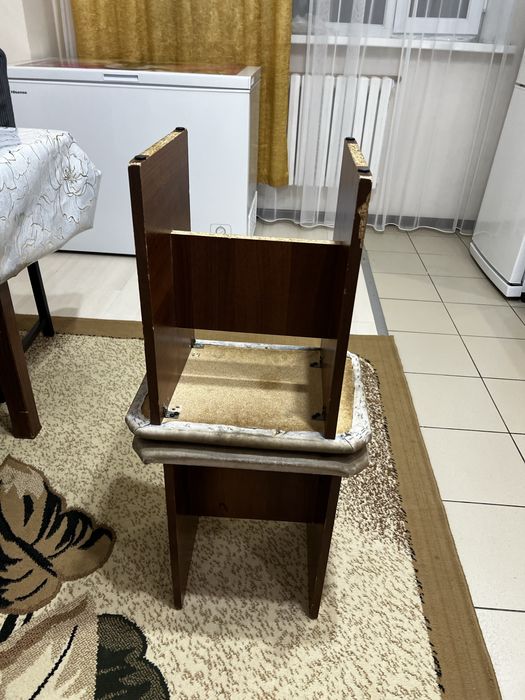 Табуретки 2шт за 4000 тг.