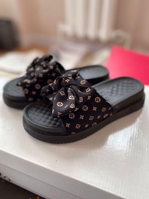 Продам женскую обувь