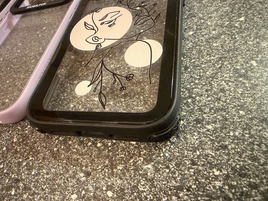 Калъфи за iphone 17 pro max от Mobilfox