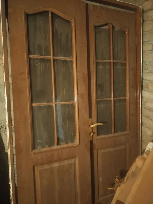 Дверь двухстворчатая