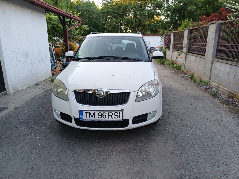 Vând skoda fabia