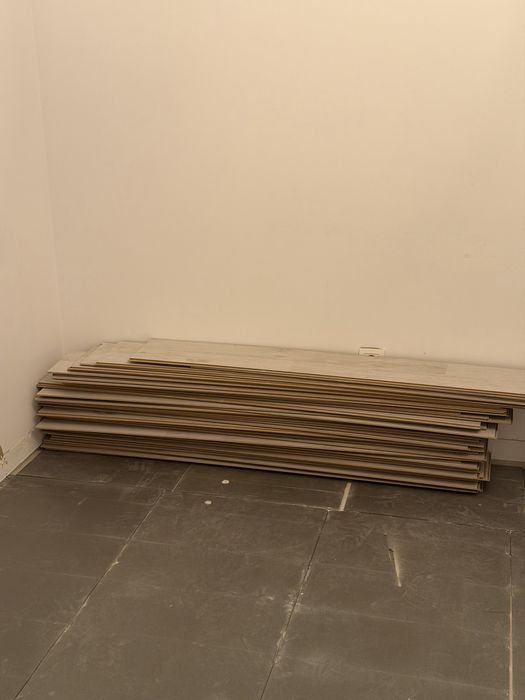 Aproximativ 35mp parchet laminat