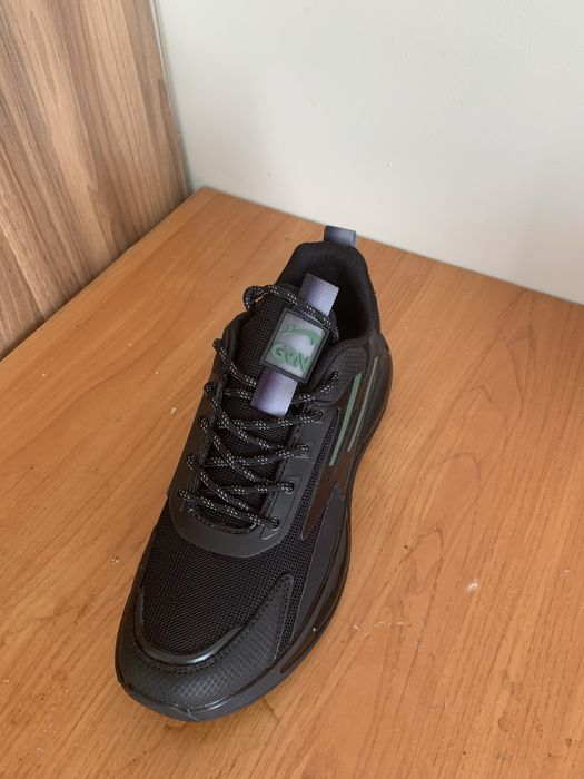 2 пары Кроссовок