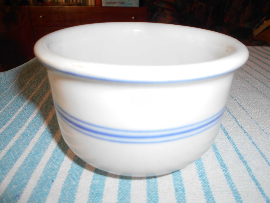 Единични бройки порцелан и прибори от соца