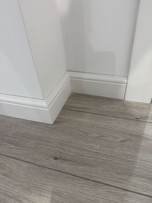 Montaj plintă tăiată la 45.