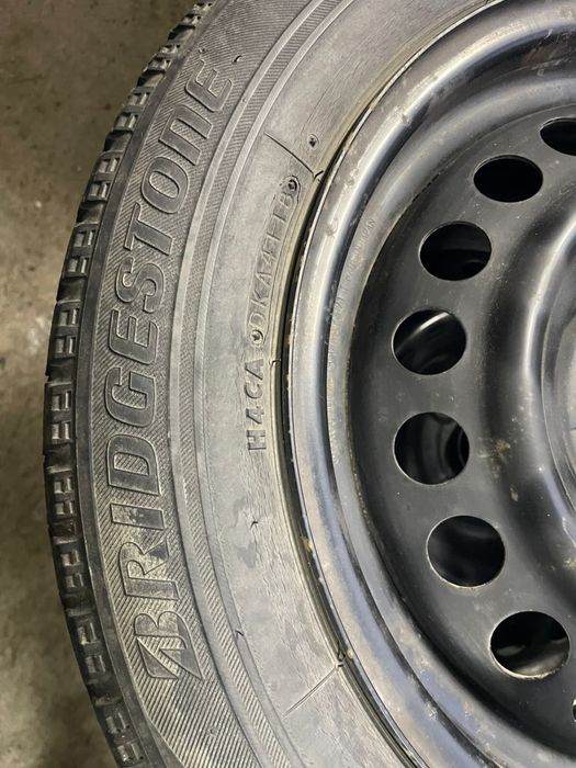 Продам комплект резины R-15