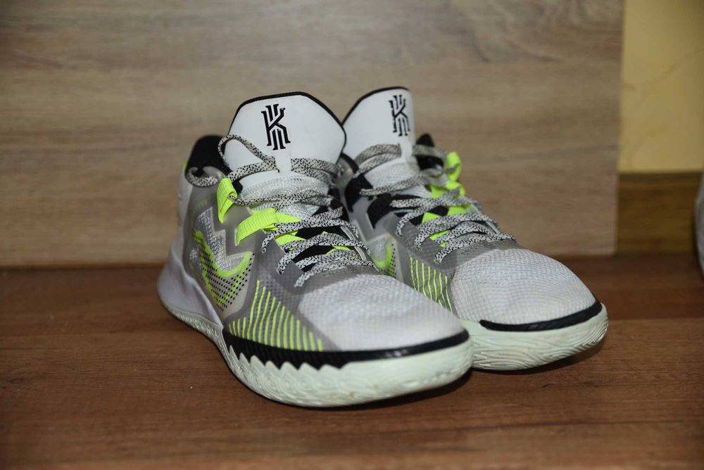Nike KYRIE FLYTRAP V оригинални маратонки размер 45,5