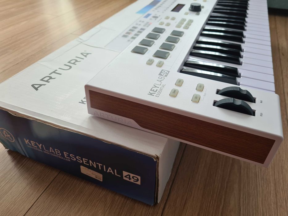 Arturia KeyLab Essential 49 mk3 Миди клавиатура