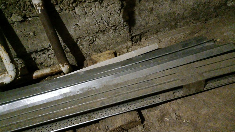 Продам галтели настенные