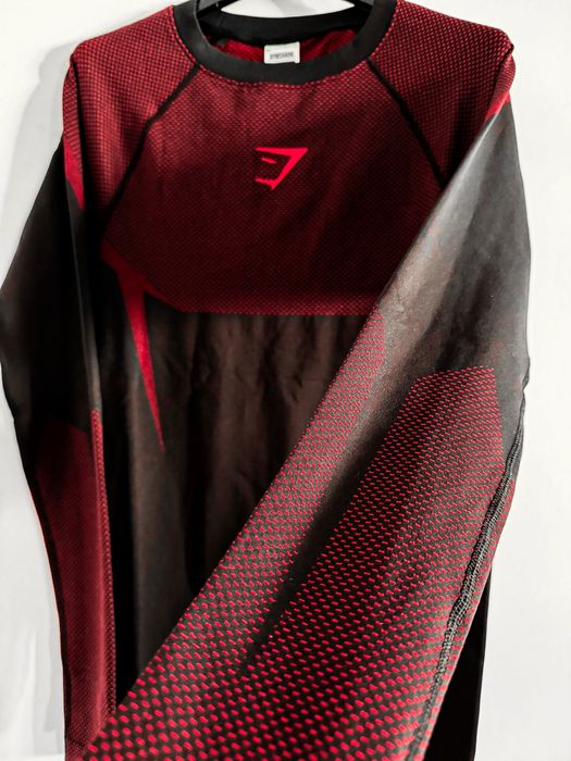 Gymshark Onyx V5 Long Sleeve T-Shirt Red Size S Timisoara • OLX.ro