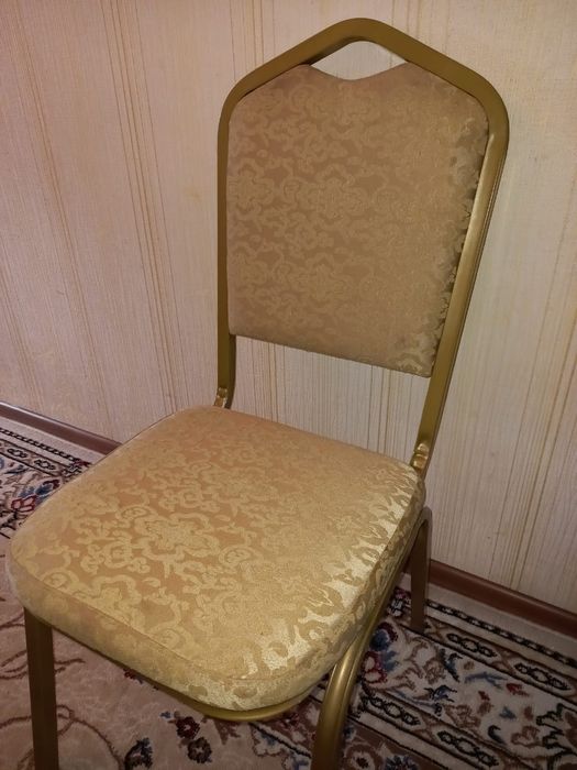 продаются стулья