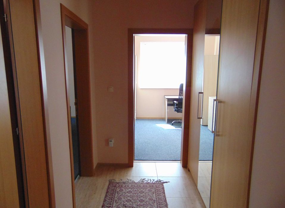 Дава се под наем Тристаен апартамент в Плевен, Широк център - 90 кв.м за 408 € - Снимка #7