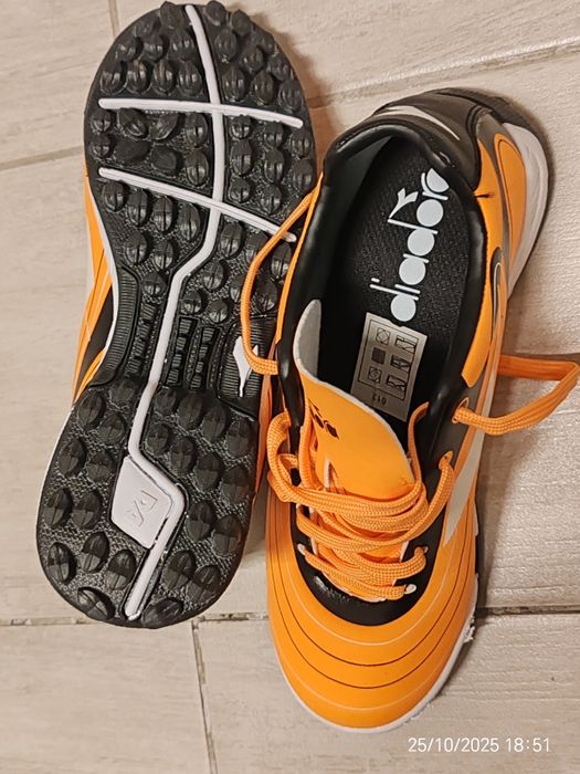 Ghete fotbal mărimea 36