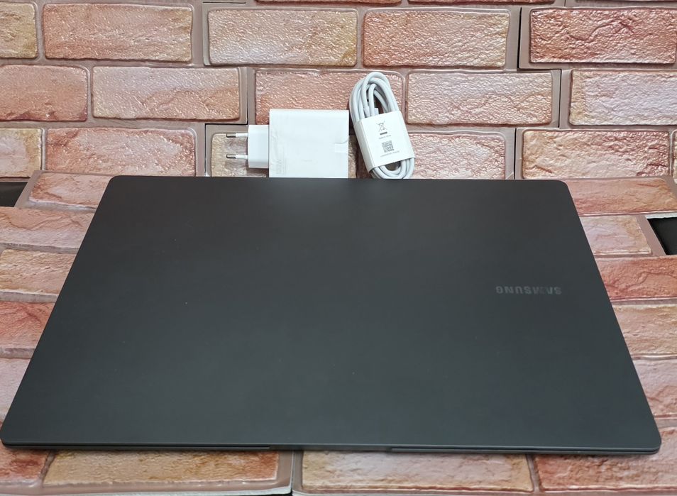 Samsung Galaxy Book ULTRA 9 – Vârful de Gamă Absolut RTX 4070 AMOLED  i9/1TB  (Nu confundați cu Pro sau Ultra 7)