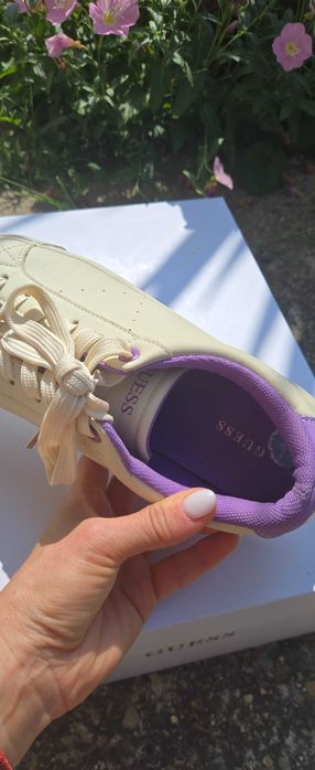 Нови сникърси Guess 39 размер