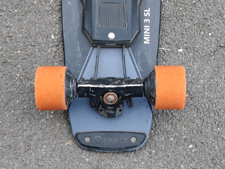 Skateboard electric 1100W Tynee Mini 3SL + Set roti de schimb noi
