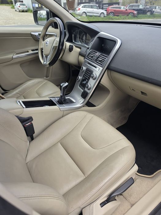 Volvo XC60 2.0d 2016 piele navi senzori recent înmatriculată Ro Propri