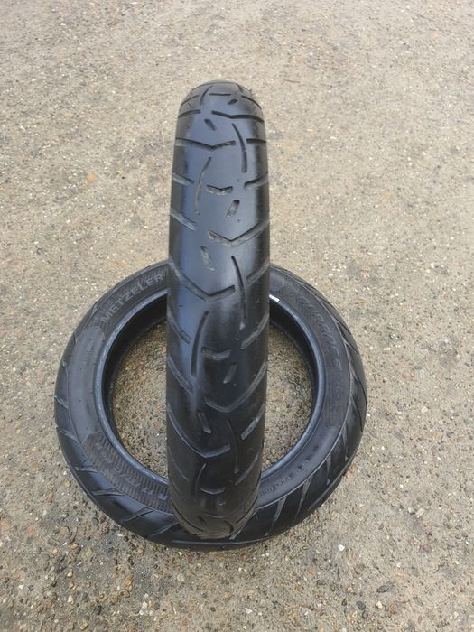 Anvelope moto Metzeler în stare ca noua dot anul 2024