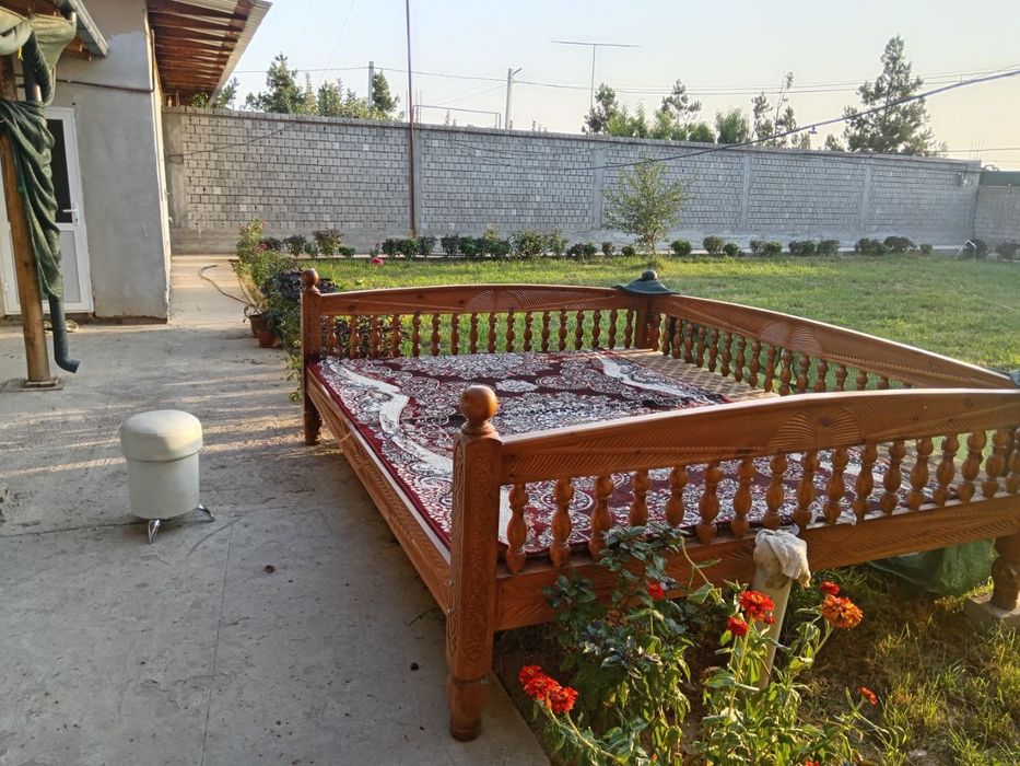 Эшонгузарда ер участкаси сотилади. Срочно