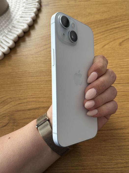 Продавам Iphone 15