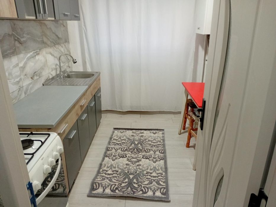 Închiriez apartament