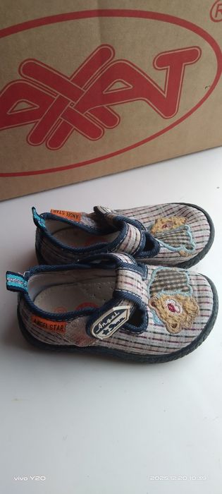 Продаются  детские  обуви