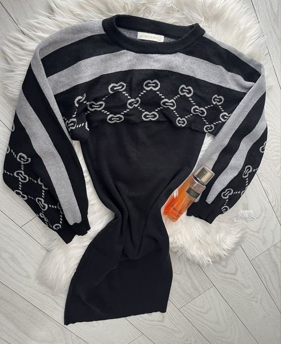Compleu superb gri/negru, mărimea S/M