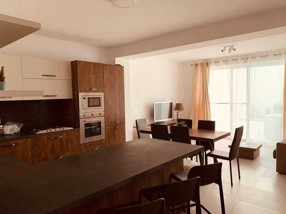 Тристаен апартамент в Центъра