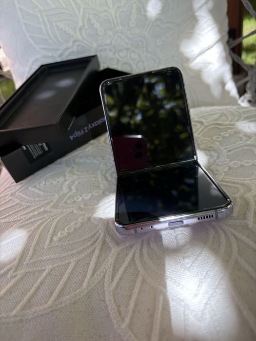 Samsung Galaxy Z Flip 4