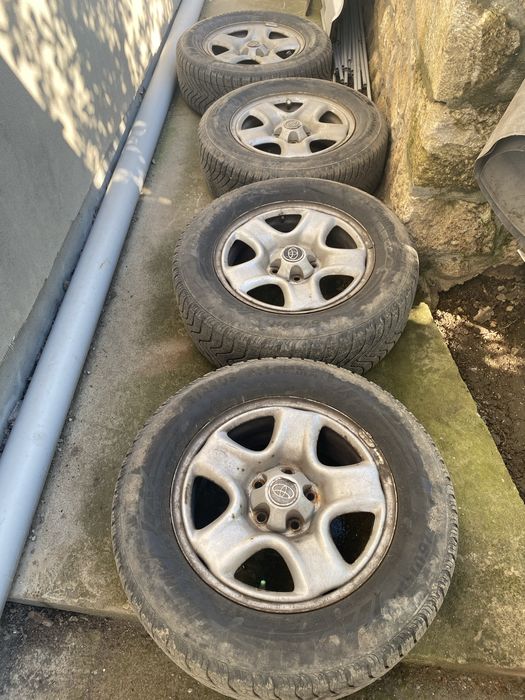 Roti toyota rav 4