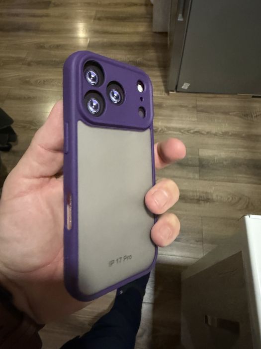 Калъф за iPhone 17 pro, нов.