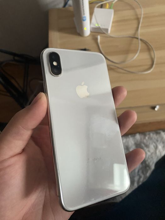 iPhone X в идеальном состоянии