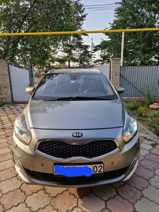 KIA CARENS  2014год выпуск.