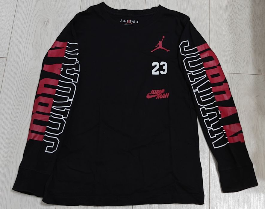 Bluză cu mâneci lungi, Jordan. Mărimea 10-12 ani