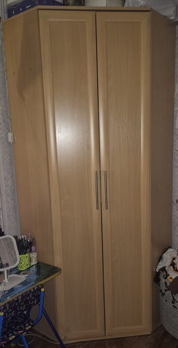 Продаю угловой шкаф