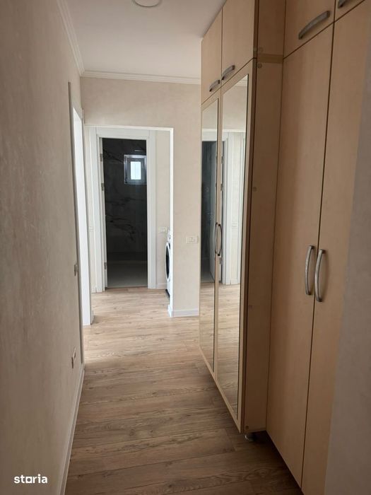 Inchiriere 3 camere, cu loc de parcare, totul nou
