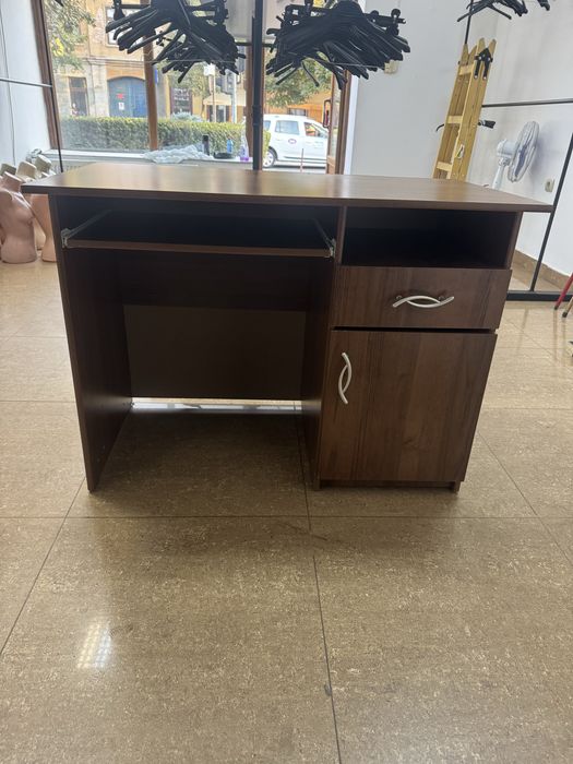 Birou cu scaun inclus