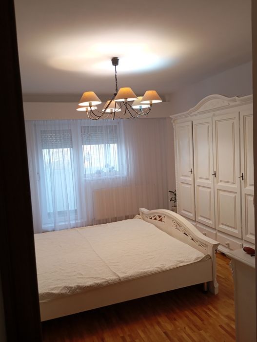 Închiriez apartament